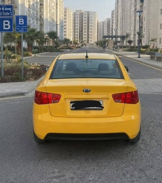 السلام عليكم كيا فورتي موديل 2012 حادثها جاملغ امامي الامريكي والباقي مكفول سياره جاهزه خير من الله  تبريد ثلج ماكينه 2000 دوش المرغوب مصفر هيا وغرامات رقم بغداد الدولي باسمي وكان بغداد سياره جاهزه تخم تاير جديد سعر مناسب ***********
