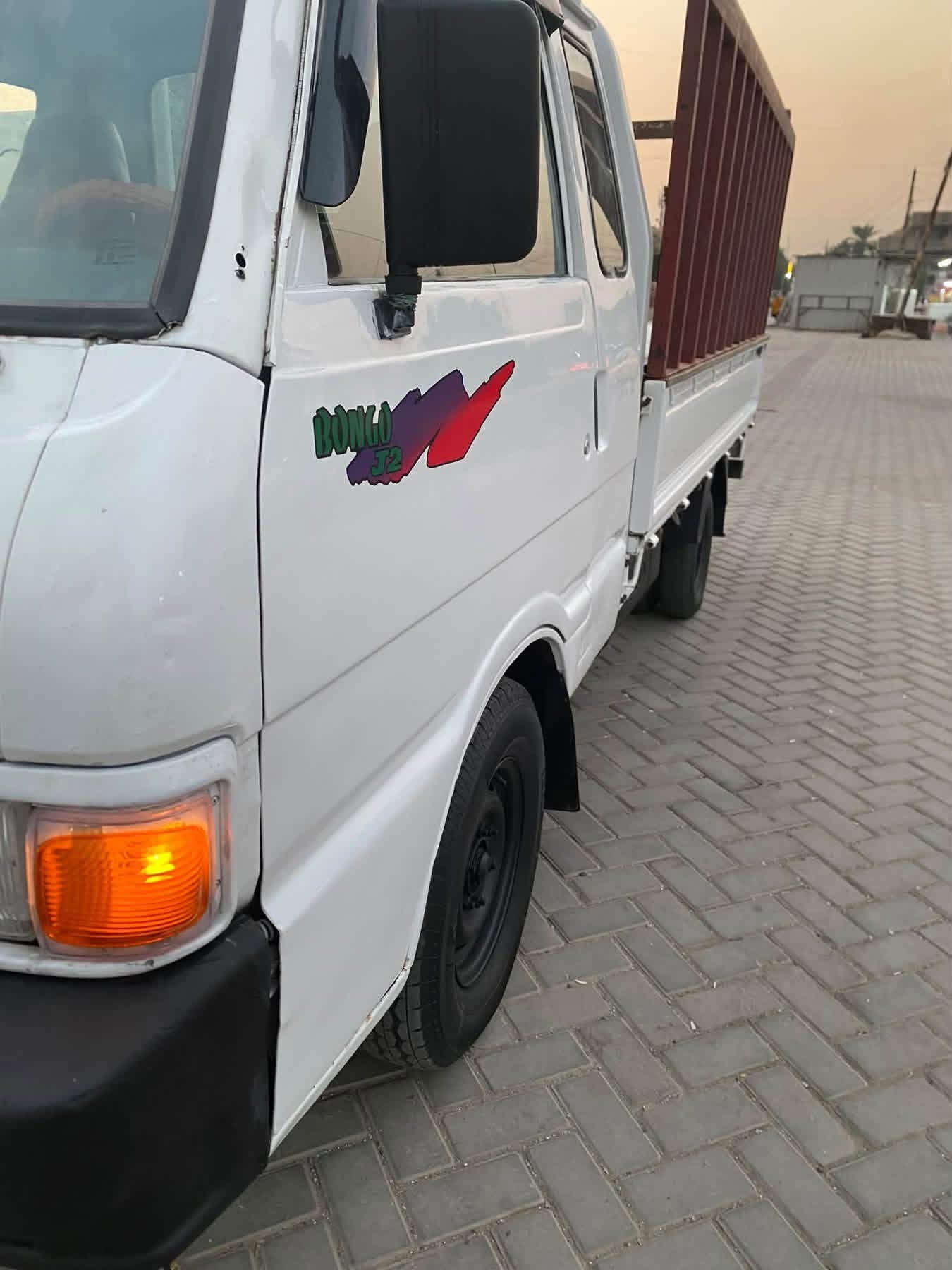 سلام عليكم بنكو 95 رقم بغداد بسمي شرط تحويل

 مكفول شاصي مكينه ضربه وتحويل

مكاني بغداد مدينه الصدر الاورفلي

سعر ب 58 بلعافيه عل ياخذهه

***********

نص مكتوب في الصور:
- DIMA X