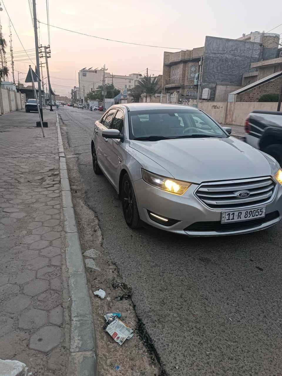 فورد توريس ٢٠١٥
حادث باب السائق 
گير محرك حدادة مكفول 
المواصفات 
مري كهرباء 
مري هيتر 
تبريد ثلج 
كراسي جلد 
كراسي كهرباء تدفئة 
تحكم ستيرن 
تشغيل عن بعد 
لايتات زنون 
حساسات خلفيه 
كاميرة خلفيه 
ويل كب١٨
شاشة دشبول صغيره 
باتري جديد 
رقم بغداد مشروع وطني 
السيارة كامله على الاخير 
السعر ١٢٠ ورقة والشراي يتصل على الرقم ***********
