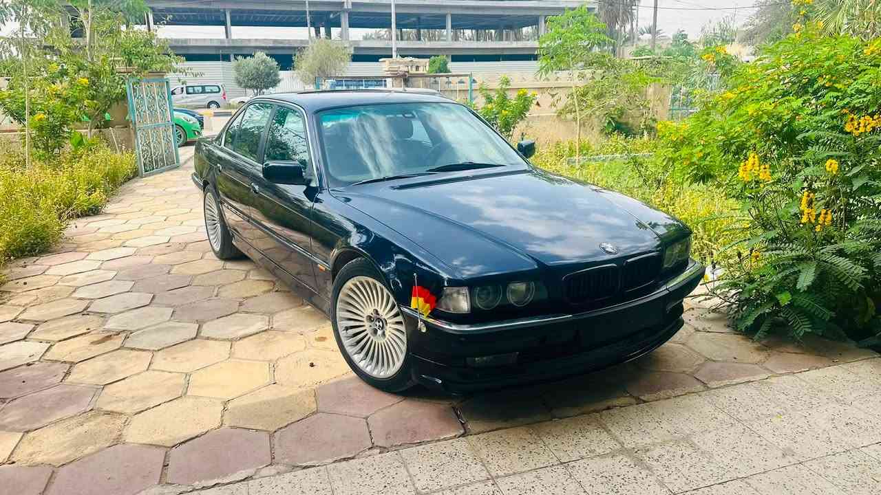السلام عليكم
Bmw 1995 740 4.4 

محرك ٤٤ هوا - كير تبترونك 

كير محرك مكفولات
حداديه اماميه خلفيه جديده بالكامل
تبريد ثلج 
ويلات ١٩ بيانو + تخم تاير جديد
صبغ عام بدون حادث توه طالعه من الفرن شغل درجه اولى مواد كمليون
منضومه abs مبدله بالكامل
منضومه ماي مبدله بالكامل 
منضومه بانزين مبدله بالكامل 
غرفته حلوه نضافته ٨٠ بالميه  
رقم سليمانيه شرط التحويل 

السياره معروضه ب ٧٧ وماكو هيج سعر بالنسبه لنضافته

عنوان الديوانية

***********
***********
