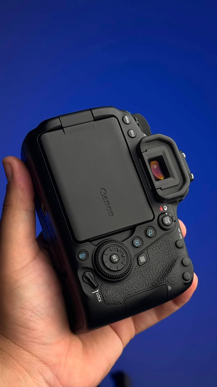 Canon 6d marki 2

اذ جنت تدور على كامره عملاقه مفوله مواصفات وتاخذها ويرتاح بالك ✅
كانون 6d marki 2 راح توصلك للاحتراف 🚩

فول فريم ✅
شاشه لمس قلابه كبيره ✅
نضام فوكس سريه دول بكسل ✅
45 نقطه فوكس ✅
معالج قوي وسريع جدا اداء dgic 7 ✅

😎26.2 ميكا بكسل 😍🫰🏻 يعني انسه شي اسمه نويز 😎
يعني صعد iso لل 40 الف وانت مرتاح 
لو تصور بنص الضلمه ماعليه شي ✅

الاتصال: Wi-Fi و Bluetooth لنقل الصور بسرعة للموبايل.✅

7 لقطات بل ثانيه الوحدة يعني ماتفوتك لحضه ☺️🚩

السعر 900 الف اطلبها الان اخر قطعه باقيه *********** 

شترها 10k يعني اخت الجديده 😍🤝

شنو تنتضر احجزها هسه وطور شغلك وتصويرك وانتقل للشغل الاحتراف💪

@الجميع
