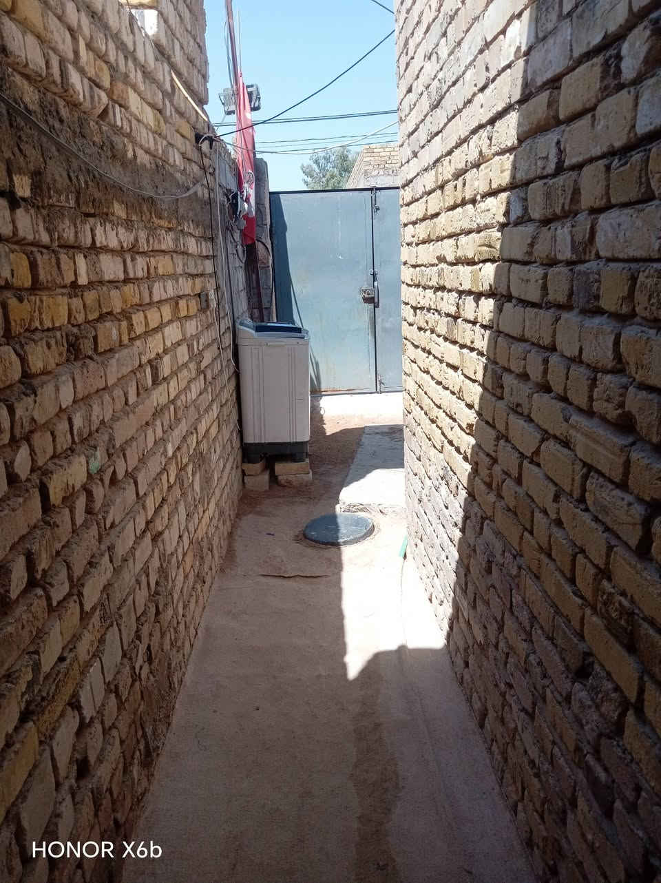 سلام عليكم بيت البيع مساحه 100نزال 25 البيت عوزه تلحيضات بسطه زراعي سند 25 طريق يا حسين متوفره  كل الخدمات ما كهرباء ومدارس تبليط سعر خاص الشري يتضل وبي خير ويدلل بيع مستعجل رقم الهاتف *********** الرقم بي وتساب وبي نتصال

