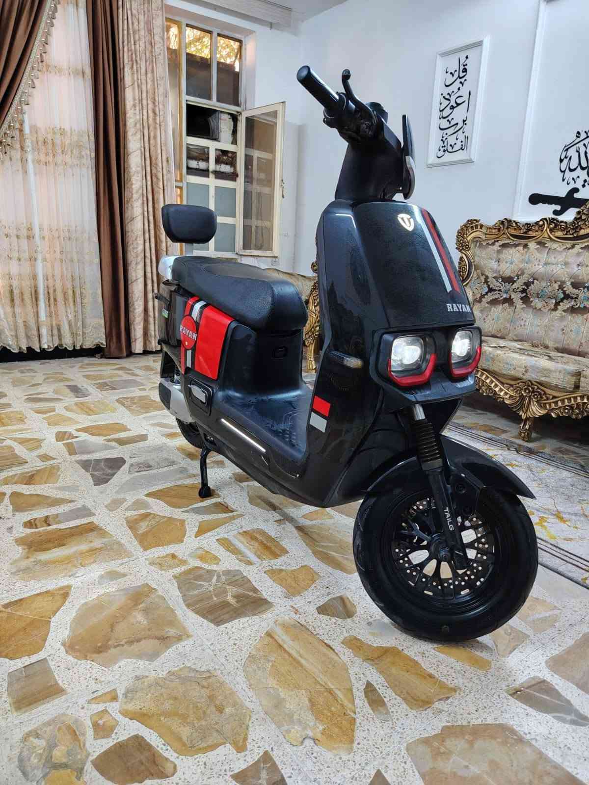 سلام عليكم عندي دراجه شحن حلوه وكامله عله اخر حبايه تمشي 40كيلو 6بطاريات الكبار 32امبير
الولي ملف 2000 اشاير يمنه يسر لايت عالي ناصي 
بيه بس سويج بريكات امامي خلفي 3نمر 
سرعه الشاشه 51الحقيقي 70 دراجه حلوه تايرات جوبلس منفذ يوسبي تحوه للراكب ثاني و حمالات رجلين هورن دبل اشاره لون سوده دراجه حلوه ونضيفه كفراته جديده ويلمعن لايتات صفاح دراجه لايت خلفي الا رقم دراجه كامله يعني كبل لشارع ومبينه جديده تره 
مكاني بغداد مدينه الصدر 
رقم الهاتف ***********.بي واتساب وبي رصيد متوازي عل بيعه 
سعر 🤑630 بيه مجال لطيبين و قليل
سلام عليكم عندي دراجه شحن حلوه وكامله عله اخر حبايه تمشي 40كيلو 6بطاريات الكبار 32امبير
