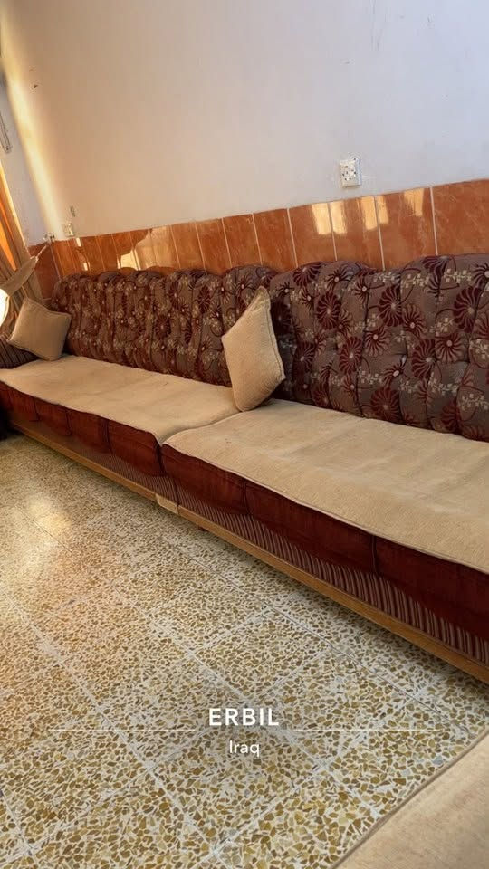 ديوان للبيع 8 امتار 110 بي مجال بسيط
*********** واتساب
