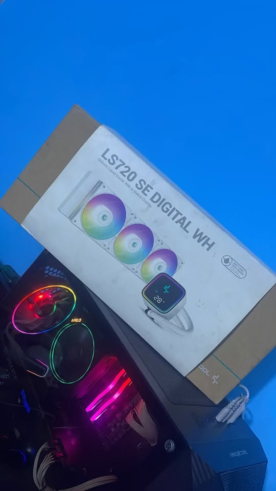 سلام عليكم
Pc 
المواصفات:
• CPU: AMD Ryzen 7 3800X (8 Cores / 16
Threads)
• GPU: NVIDIA GeForce RTX 2060 SUPER 8GB
• Motherboard: MSI MAG B550M BAZOOKA
• RAM: 16GB DDR4 (2×8GB RGB)
• CPU Cooler: AMD Wraith Prism RGB
• Storage:
• SSD 240GB
• HDD 1TB
• Power Supply: 750W
• OS: Windows 10 Pro 64-bit
اضافة الى مبرد مائي مامستخدم جديد ابيض 3فانات شاشه تقره البروده والحراره وكلشي 

مميزات الجهاز:
• مناسب لجميع الألعاب الحديثة.
• مناسب للتصميم، المونتاج، والبرامج
• الجهاز نظيف ويعمل بدون مشاكل.
• قابل للفحص والتجربة.
السعر: (850 الف وبيها مجال بسيط ) 
الموقع: (بغداد المنصور)
للتواصل: ( *********** )
