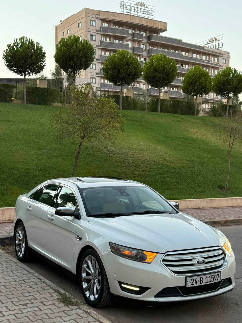 السلام عليكم ورحمة الله وبركاته
ملاحظه ‼️ سنويه رقم هزه براد كولها اصدار جديد 

‏‎       ——— لـلـبـيع  ———

فورد توروس.       —. Ford Taurus

‏‎وراد خليجيه       —  استيراد شركة نيڤا  

‏‎الموديل               — 2013   

فئة                      —لمتدد   

حجم المكينه       — V6/3500 

‏‎اللون                   — ابيض    

المسافه المقطوعه —190.000mi 

حالة السياره.    —بدون صبغ بدون تبديل   

‏‎المواصفات 
-بصمة تشغيل 
-تشغيل عن بعد 
‏‎-ترحيب عند الاقتراب 
-فتحة سلايد 
-اوتو بارگ
-حساس امامي خلفي
‏‎- شاشه كبيره تدعم نظام الأبل كار باي ونظام الاندرويد 
-رادار جانبي 
-رادار خلفي
‏‎-شاشه عداد 
‏‎-تبريد منفصل 
-تبريد قطعتين 
‏‎-بگ لايت LED 
-برده خلفيه بلاديه 
-كشنات جلد 
-كشنات اماميه تدفئه تبريد 
-كشنات خلفيه تدفئة
-كشنات اماميه مساج
‏‎-كود باب 
-اناره محيطيه 7 الوان 
‏‎-تحكم ستيرن جهتين 
‏‎-تحديد سرعه 
‏‎-مانع انزلاق 
‏‎-ليد نهاري
‏‎-كامره خلفيه دواره
‏‎باقي المواصفات المعروفه 

‏‎السعر            — اكتب تم ويوصلك السعر مباشر 

رقم السياره    — دهوك  

‏‎موقع  السياره — السليمانية 

‏‎للأستفسار.     — ***********—***********
