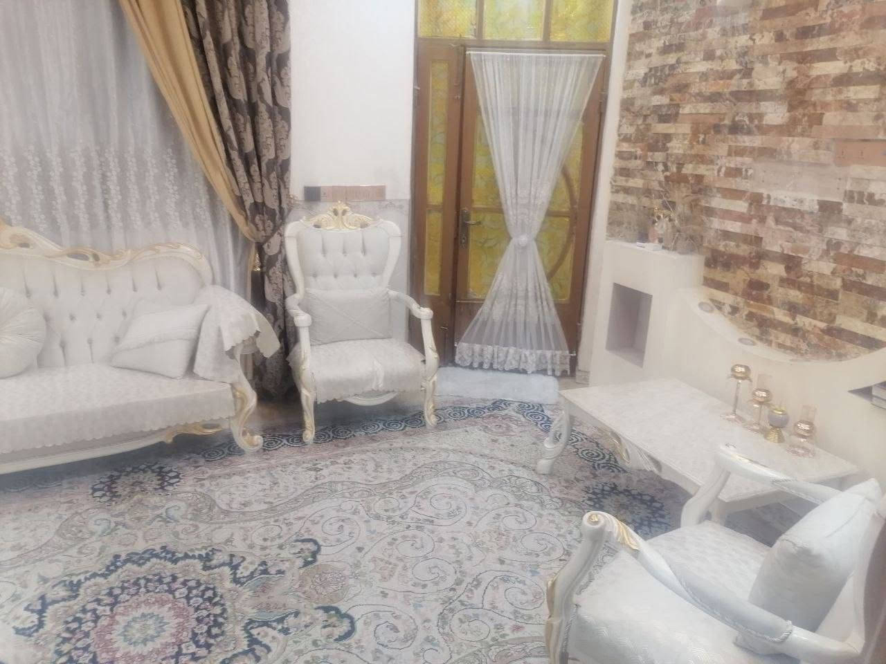 بيت للبيع في المعملجي مساحه 108متر مربع طابقين بصف الركن الشارع الرئيسي 8 والشارع الفرعي الي بي البيت 6

بناء درجه اولى طابقين مربع 10*10 وثلاث غرف وسطح تكدر تسوي غرفه

بيت بناء درجه اولى طابوق جمهوري

نوع العقار طابو زراعي بستنه سند 25

عنوانه مقابيل الصناعه قرب جامعه الصفوه فرع نجاره القريشي بنصف الفرع بدايه الفرع علا الحر ونهايه الفرع علا الروضتين
للاستفساء *********** بي واتساب
