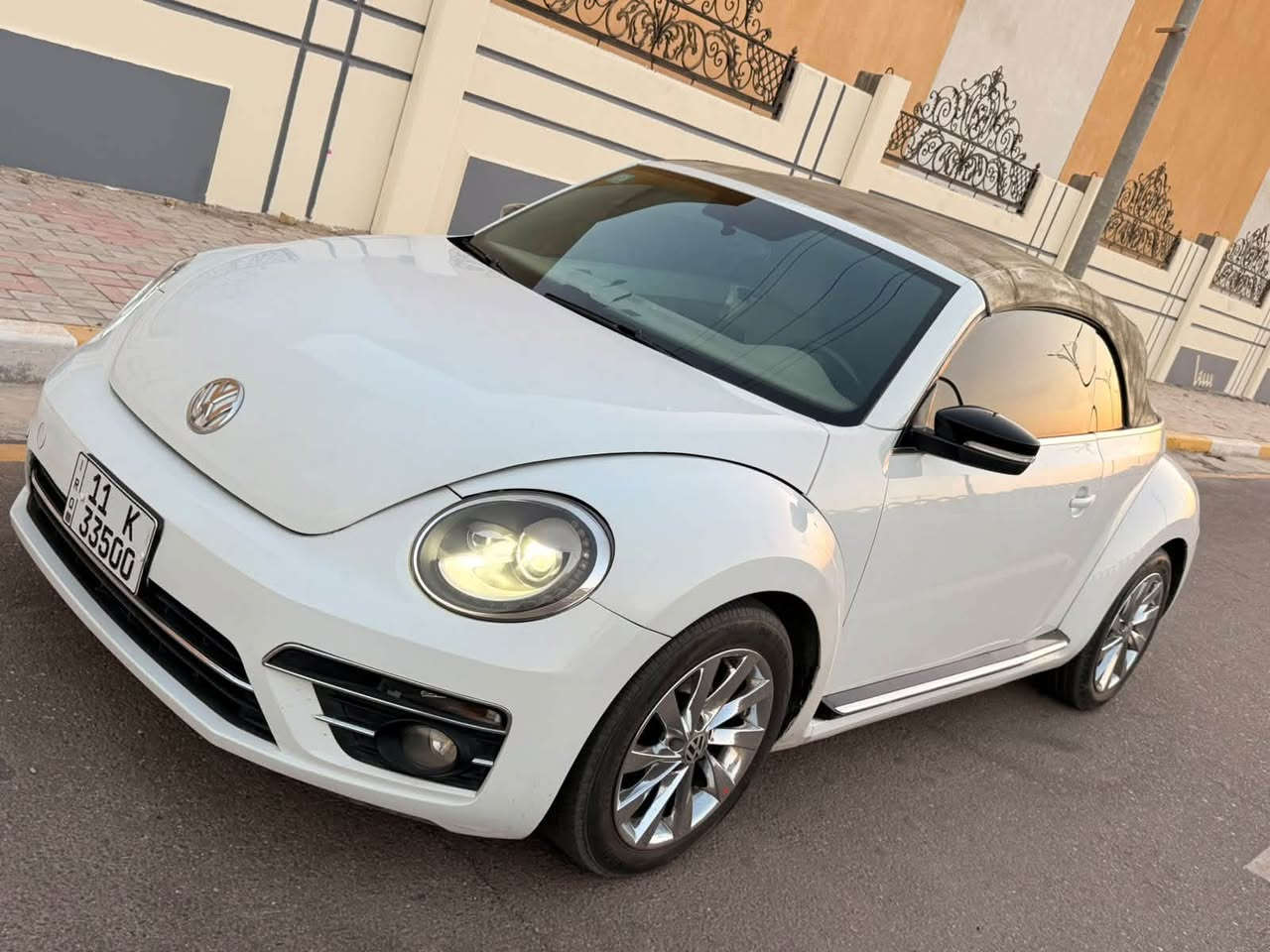 فولكس فاغن بيتل (Volkswagen Beetle)
رقم بغداد تحويل مباشر 
عداد المسافة : 95  الف mill
حجم المحرك : 4 سلندر 1800 تيربو 
الضرر  جاملغين و البنيد صبغ فقط بدون دواخل سياره 
## سياره عليه ادامه كامله مابيه ايي نقص ##
## السعر 120##
اللاستفسار : ***********
📍/ كربلاء حي الحسين

