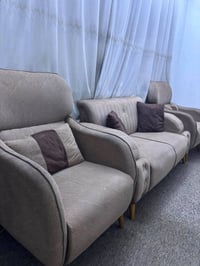 تخم 10 مقاعد للبيع  السعر 400 وبي مجال بغداد  للإستفسار  07704245868