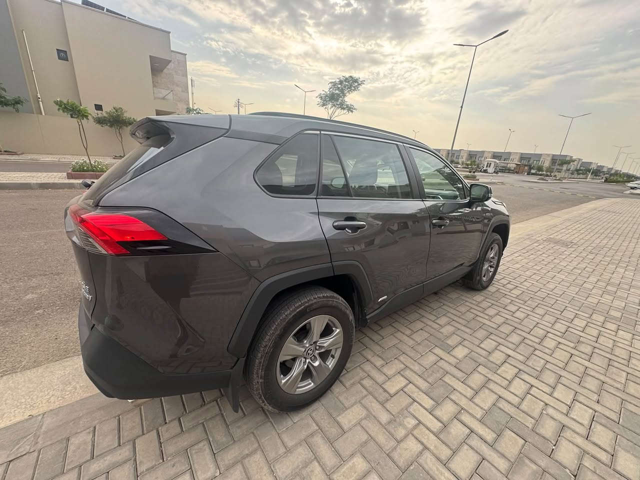 راف 4 XLE • ٢٠٢٤ • رقم بغداد