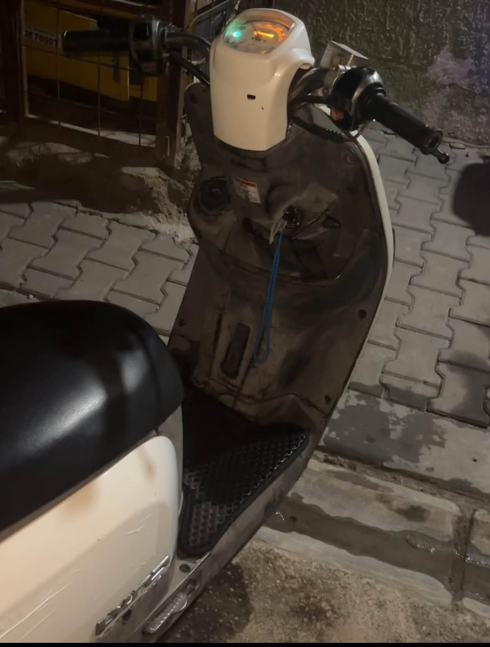 السلام عليكم بوليس للبيع
الدراجه خير من الله 
لا تبخير ولا تنقيص 
مكينه ما مفتوحه
دراجه مكفوله من كلشي 
متواجد خاص وهذا رقمي 
***********
واتساب موجود
مستعجل على البيع
