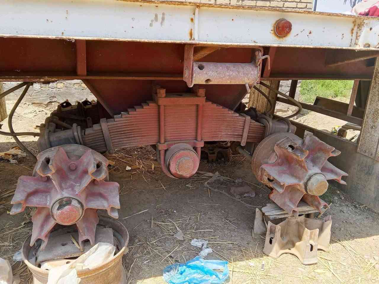 فلات للبيع كرونه
ربطه 16
الشاصي 16 
الطول 12 وربع
العنوان ميسان العماره 
الاستفسار اتصال ***********
