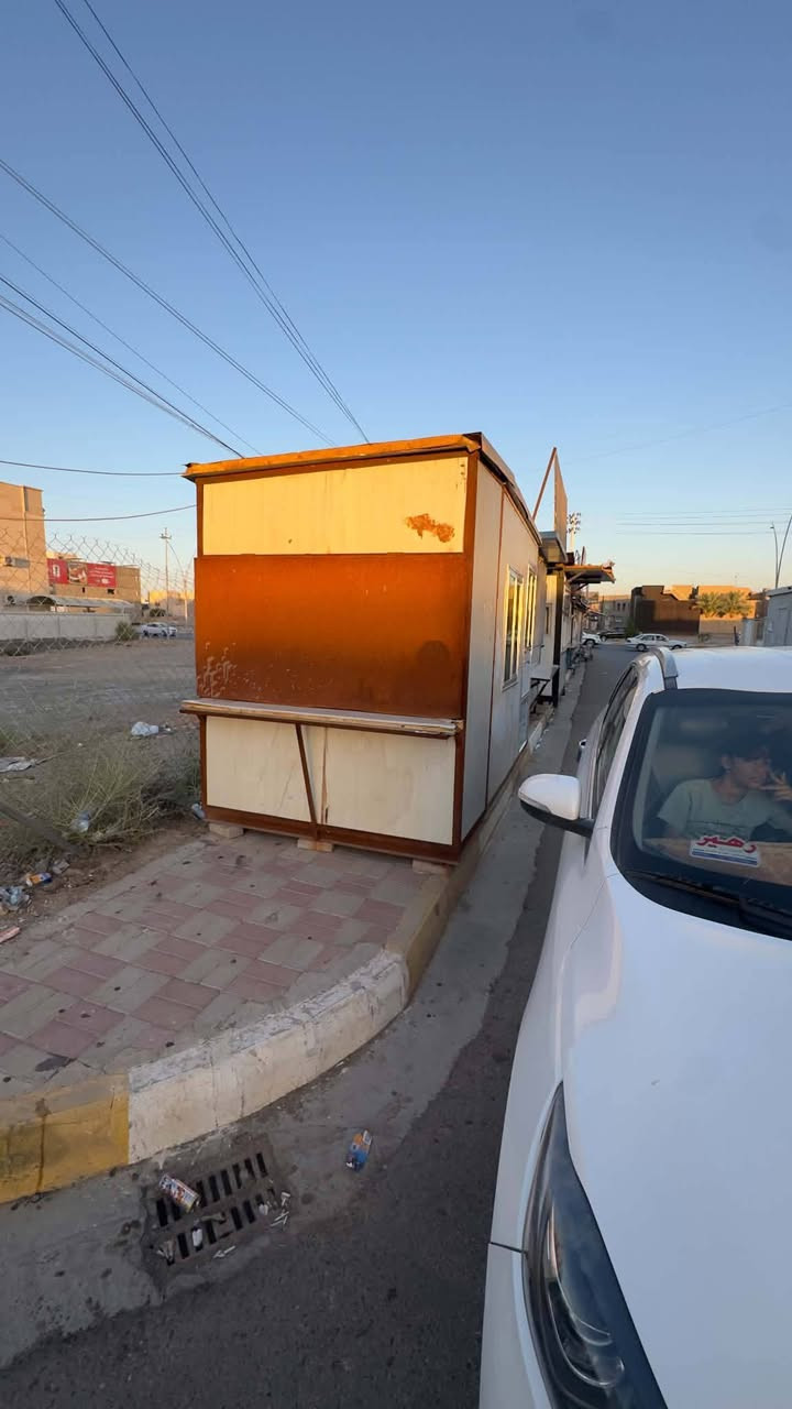 السلام عليكم موجود كرفان للبيع عرض مترين وطول 4مترعنوان بلرمادي السعر اتصل ***********
