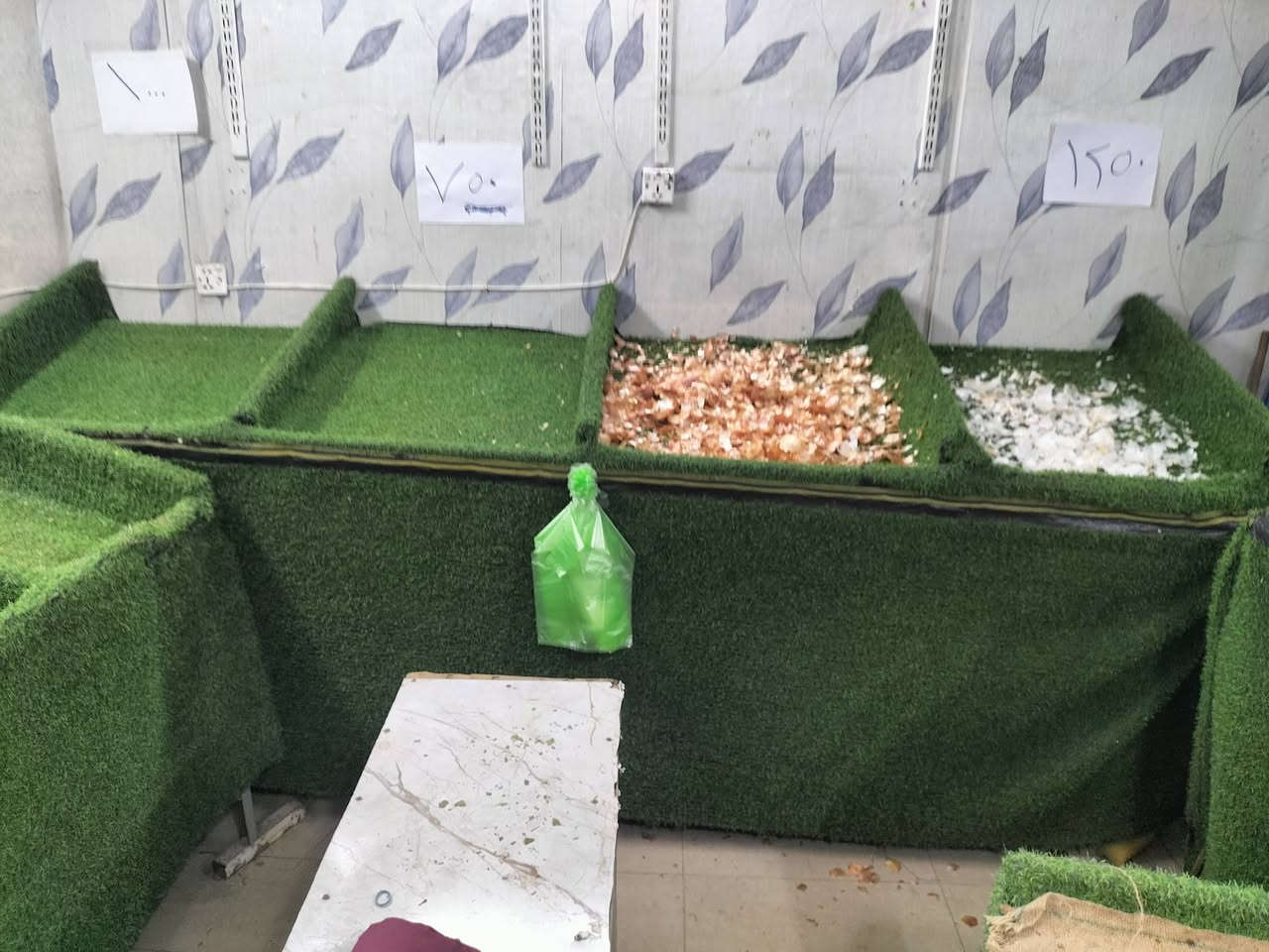 ميوزه علوه جاهزات بس تعرض عليهن نضيفات حيل جدد ثنين 3مترات اله شويه واحد مترين الي مقطع الصغير واحد متر ونص وميز خضره جاهز بس تخليله ماطور وبخاخات السعر 150مكاني الدوره الوادي شارع المعلمين ***********
