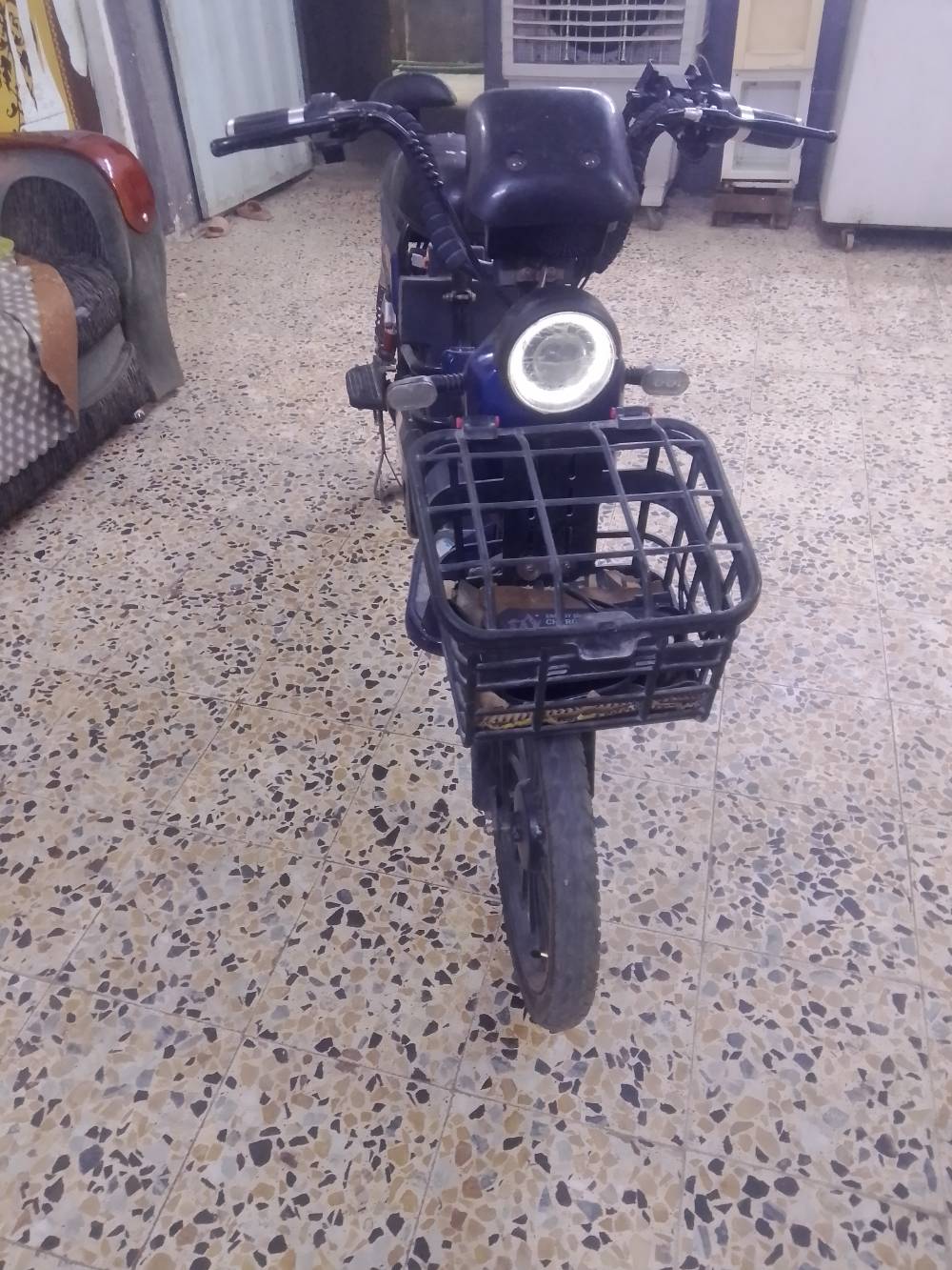 دراجه شحن نظيفه جدا كهربائياته شغاله كله لايت بك لايت عالي ناصي اشاير شاشه بلوتوث بطارياته جديده استخدام اقل الشهر سعره 250 الف مكاني نجف حي القادسيه ***********