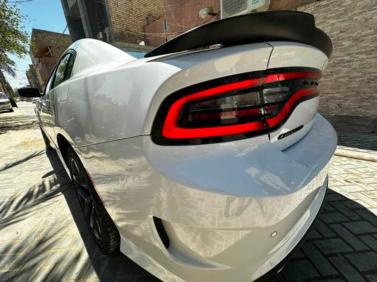 سلام عليكم 

جارجر GT 2023 

لون ابيض 

مواصفات ال GT معروفه 

السياره تقرير غرق شغاله من امريكه مكان السياره بغداد 

للستفسار… ***********
