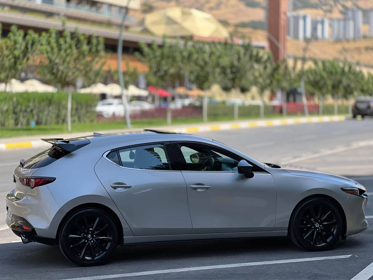Mazda 3 2023 Premium Plus 2.5 Turbo AWD 152$ 
مازدا ٣ ٢٠٢٣ قەپات مواسەفات و ڕەنگی پلاتینیۆم 
مەکینە 2.5 تۆڕبۆ و دەبڵ ئەکسل ٤٧ هەزار کم ڕۆیشتووە کامل سێرڤس کراوە 
شووتە و داونپایپ و کامل صاڵۆنصای مارکەی CorkSport (CS) ئەمەریکی لەسەرە نرخی سەرو ١٥٠٠$  
لایت ئەڵقە و بەگلایت ٤ ئەڵقە 
مواسەفات (سڵاید-داتاشۆ-کوشن جلد و هیتەر و کوشن خەزن- سوکان هیتەر - ١٢ مکەبەرەی Bose - ڕادار و خەتی جادە -دوگمەی سپۆڕت و پادڵ شەفت- apple Carplay)
جوانکاری (ئاوێنە باتمان و باڵی سپۆرت - گاعی قاڵب) 
٢ پارچەی بۆیاخە بێ ناوگرتن کامل سێتی ڕادێتەری بیلادی 
گێڕ و مەکینەی بەشەرت نەکراوەتەوە بێ مەسرەفە 
تەحویل و وەکالەت بەشەرت سەنەوی تا کۆتای ٢٠٣٠ تازەیە 
نرخ: ١٥٢$ و کەمێک معامەلە 
سەیارەی مەعرەز نیە 
سلێمانی ناوشار *********** السليمانية, العراق
