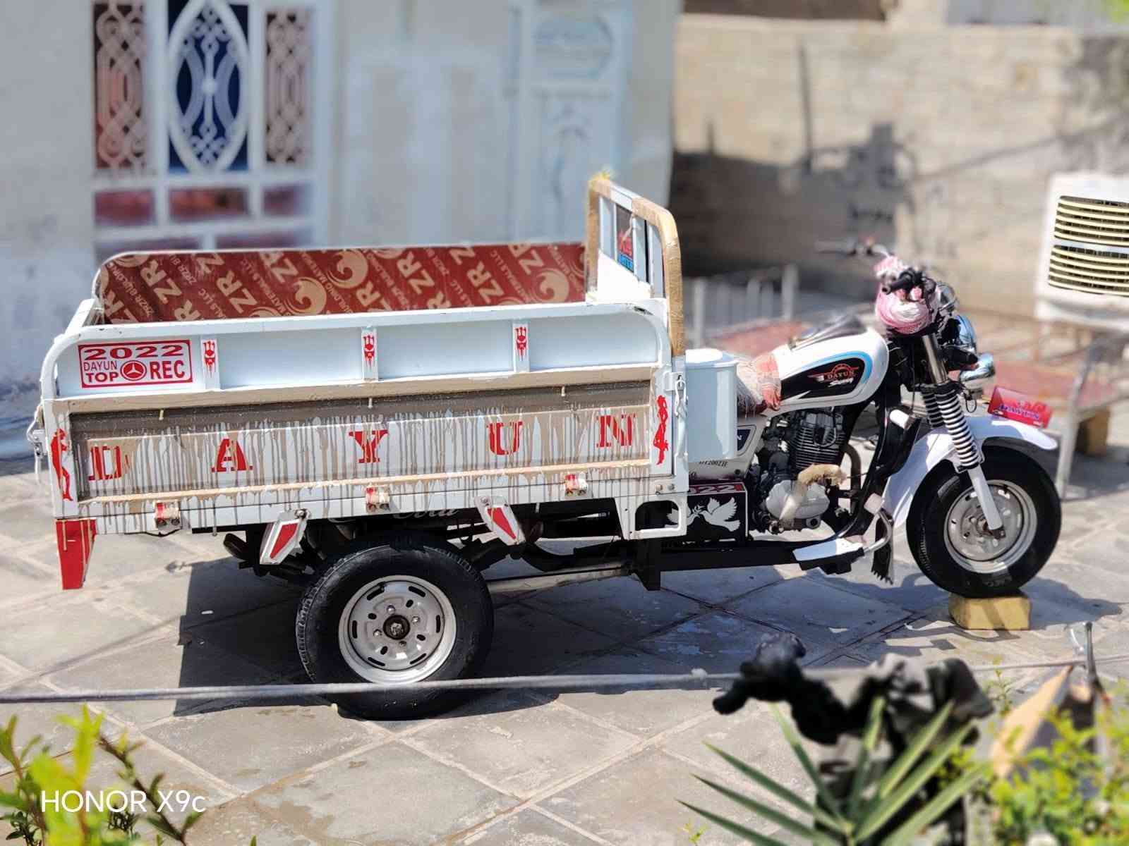 22وكيل كفالة رقم ***********
مكاني شطرة سعر 2400بيها مجال حك جية التعبان لا يراسل

نص مكتوب في الصور:
- HONOR X9c