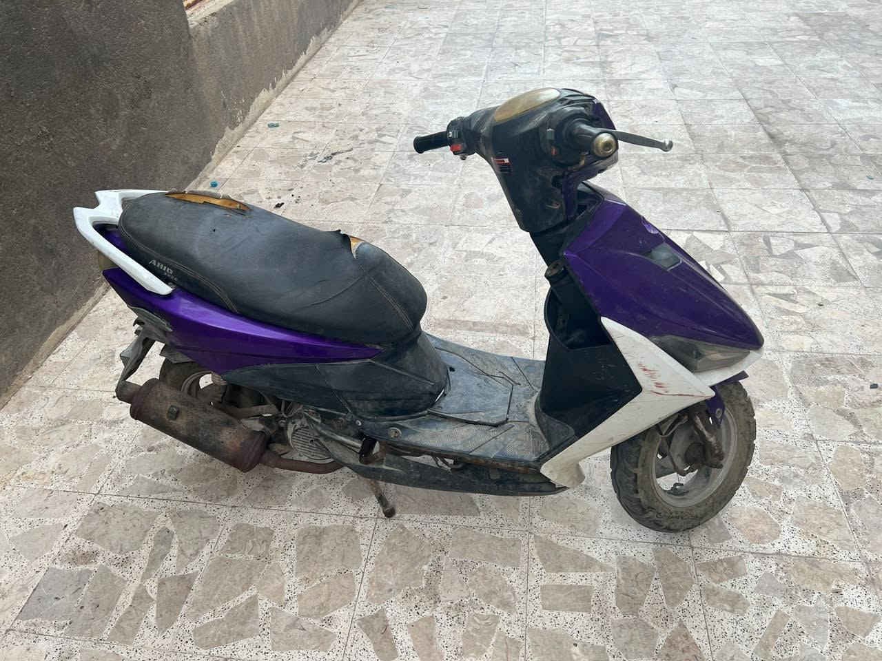 دراجة FS للبيع سعره 350 العنوان ابي الخصيب للتواصل ***********

