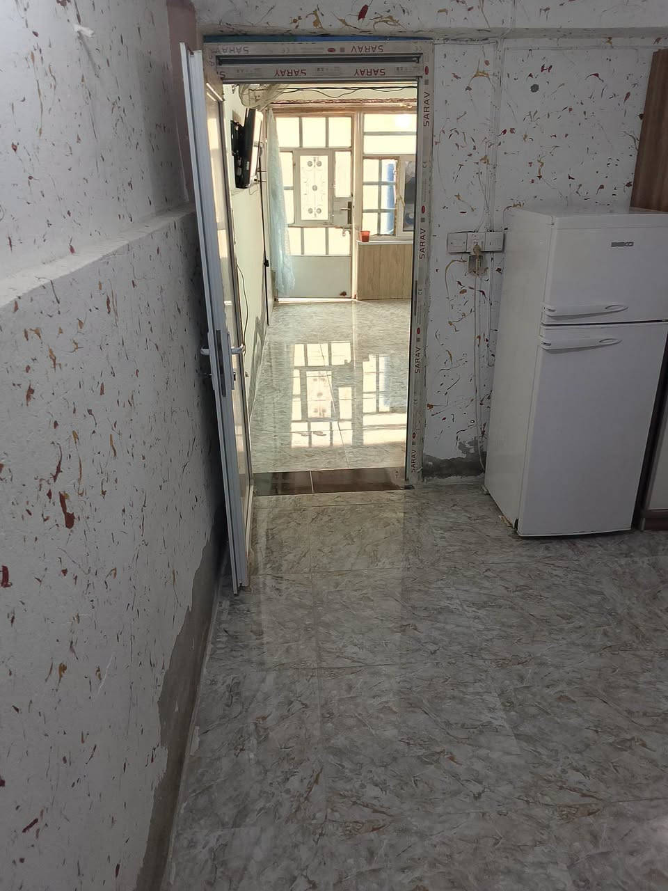 للايجار مشتمل طابق ارضي مفروش وجاهز يتكون من غرف نوم ومطبخ وصاله وصحيات وطرمه يجاره 350 الف 
مع المي والكهرباء وانترنيت واصل وسبلت ثنين طن ويه
الموقع ديالى بعقوبه المركز السراي كورنيش ديالى 

***********
