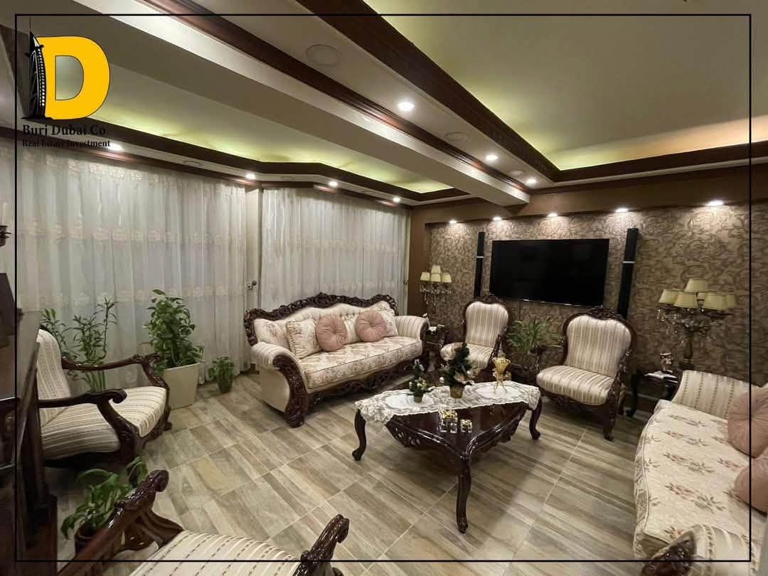 3 مليون ونص
***********
كرادة داخل
 بدون اي ضرر سعر الشراء 5 ملاين

نص مكتوب في الصور:
- D Burj Dubai Co Real Estate Investment
- Burj Dubai Co. Real Estate Investment