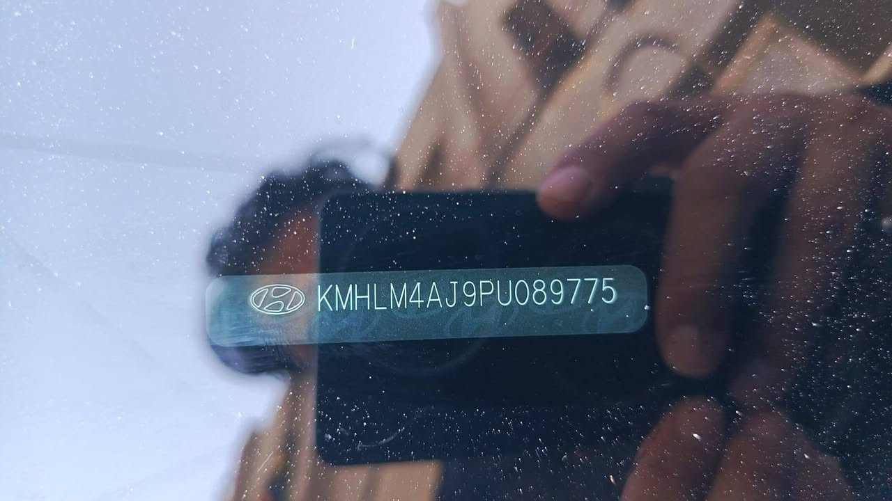 للبيع ... النترا هايبرد موديل 23 مكفولة من كل شي وبيهه فحص المندلاوي ... ماشية ٢٨ ... سيارة جديدة بمعنى الكلمة وحادثهه فقط سرقة بنيد فقط يعني لا ايرباكاتت طاكه ولا ضربة ولا صبغ ولا شي مفتوح بيهه كلشي شركة كبس ... السيارة مغلفة ارضيات وكشنات وكذلك بيهه هورن (بوش) رقم الشاصي بالمنشور ... السعر 146 وبيهه مجال بسيط .. للتواصل واتساب ***********
