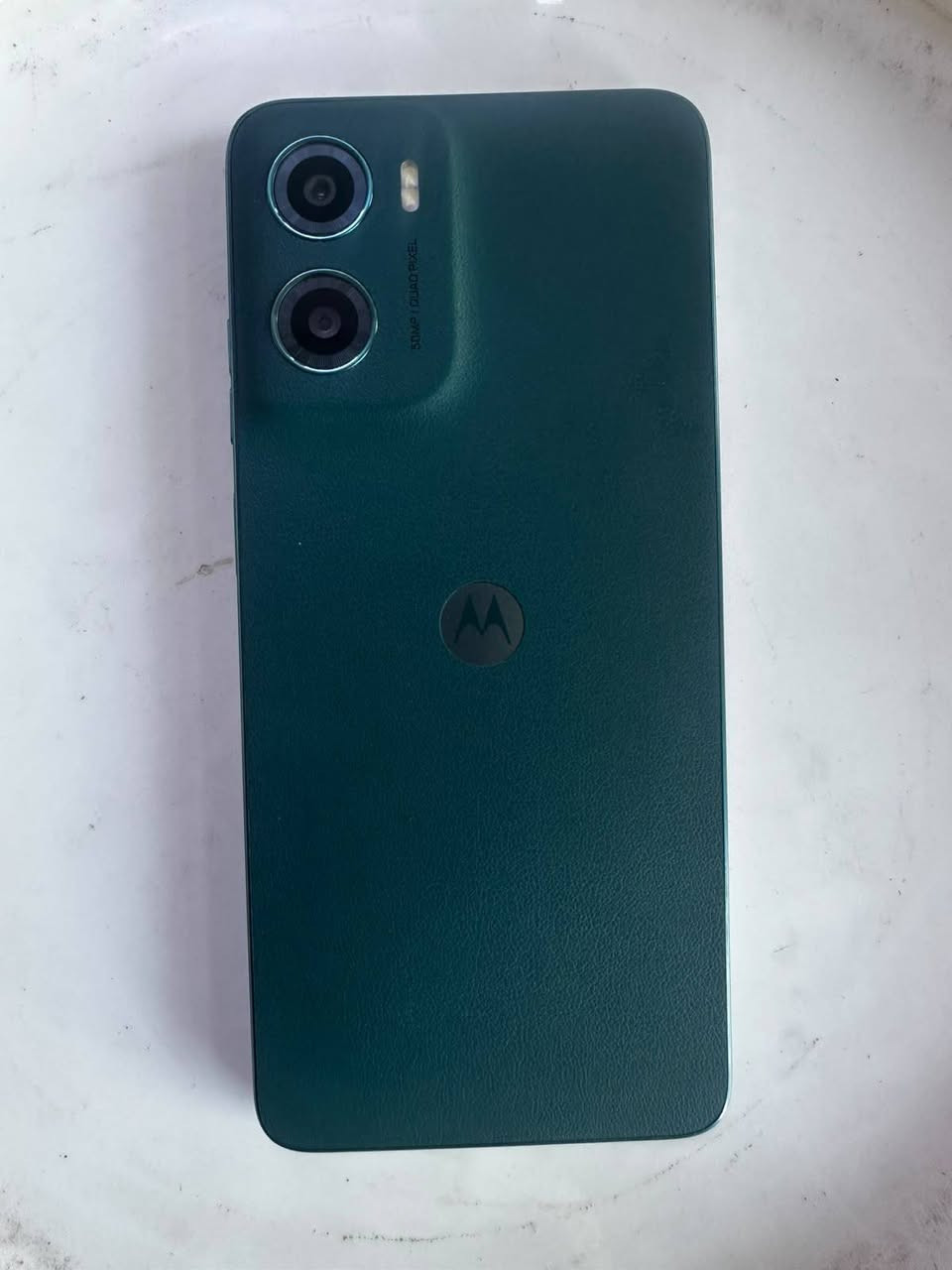 سلام عليكم 
جهاز للبيع او مراوس 

Motorola Moto G05 / 4-128 GB

بسعر🔥🔥125 الف دينار🔥🔥

 بمواصفات مثل شاشة IPS LCD مقاس 6.67 بوصة بدقة HD+ ومعدل تحديث 90 هرتز، ويعمل بمعالج MediaTek Helio G81 Extreme، مع ذاكرة وصول عشوائي (RAM) بسعة 4 جيجابايت وذاكرة تخزين داخلية بسعة 128 جيجابايت قابلة للتوسيع. كما أنه يحتوي على كاميرا خلفية رئيسية بدقة 50 ميجابكسل، وكاميرا أمامية بدقة 8 ميجابكسل، وبطارية بسعة 5200 مللي أمبير تدعم الشحن السريع بقوة 18 واط

للاستفسار الاتصال على الرقم 
*********** واتساب
