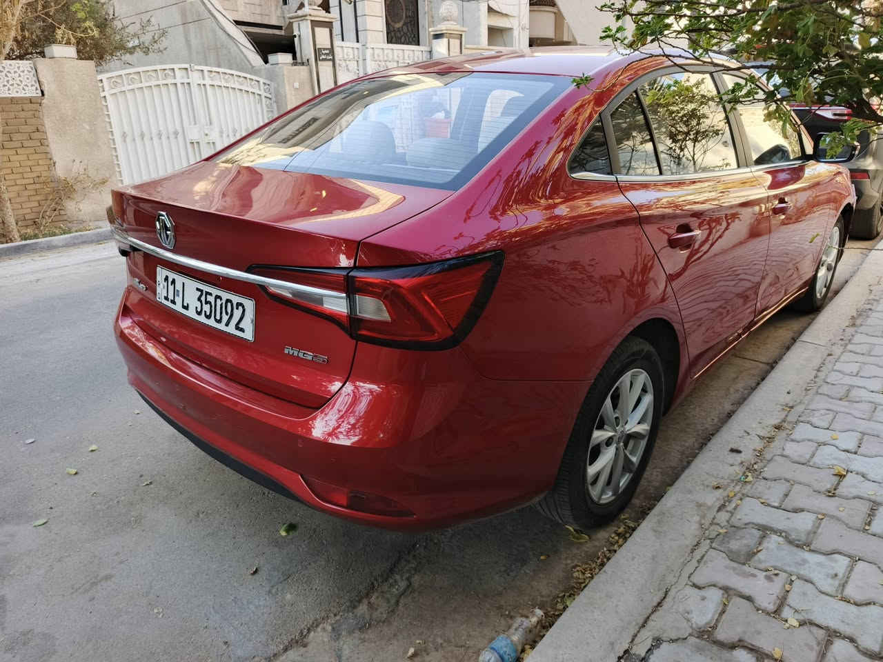 سيارة Mg5 موديل 2024 
ماشية 24 الف 
الفئة المتوسطة( شاشة وكامرة وحساسات) بدون فتحة سقف 
4 سلندر 1.5 تنفس طبيعي 
بعدها بضمان الشركة
السعر 16 مليون وبيهة مجال 
مكان السيارة بغداد تحويل مباشرةً
رقم صاحب السيارة ***********
