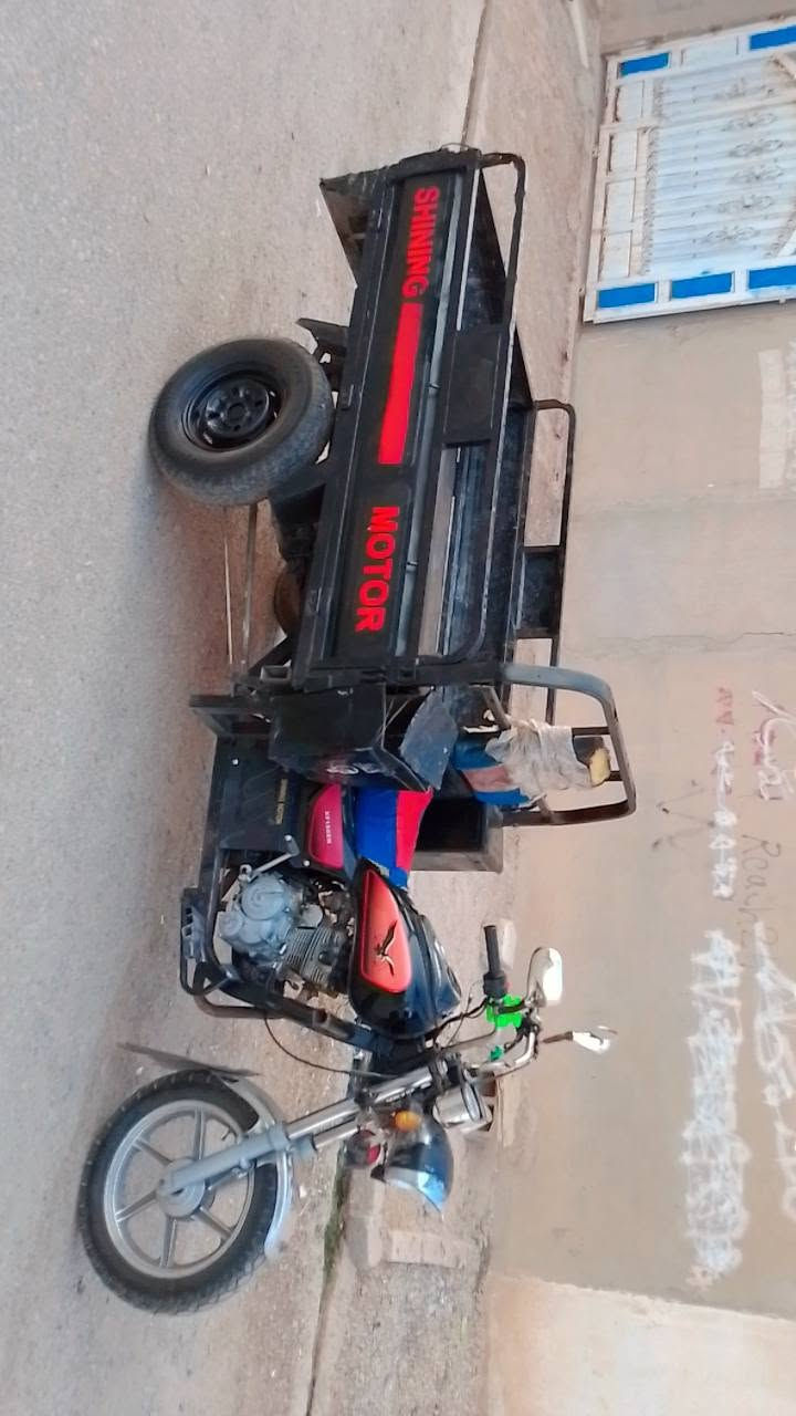 ستوته البيع موديل ١٤محرك ٢٢ كهربيت شقاله سلف هندر شرط ستوته كل عيب ما بيهه ركبه شاصي اكسن محرك ستوته ربع ما تصرف عليهه مكاني حي العسكري شركه طارق مكلف بل نشر سعره ٩٠٠ خابر ودلل ***********
