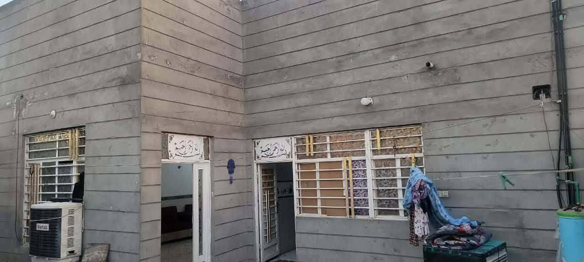 بيت للبيع طابو زراعي  سند 25 
في كربلاء الرشيده الرشيده يم جسر الحولي فرع حلويات ابو علي  مساحة 200 متر 
يحتوي البيت على غرفتين ودوانية وصاله ومطبخ وحمام داخلي وحمام خارجي 
البناء كونكريت البيت جاهز للسكن سعره 68 وبيه مجال بسيط للشراي ***********
