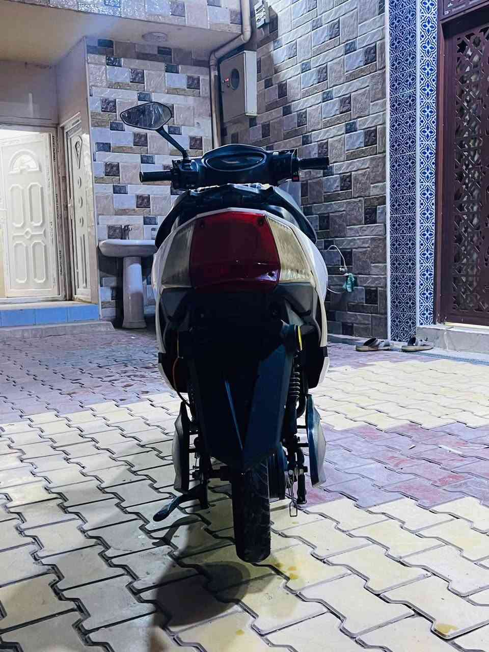 سلام عليكم دراجه شحن للبيع ب700 وبيه مجال 
واتساب ***********
