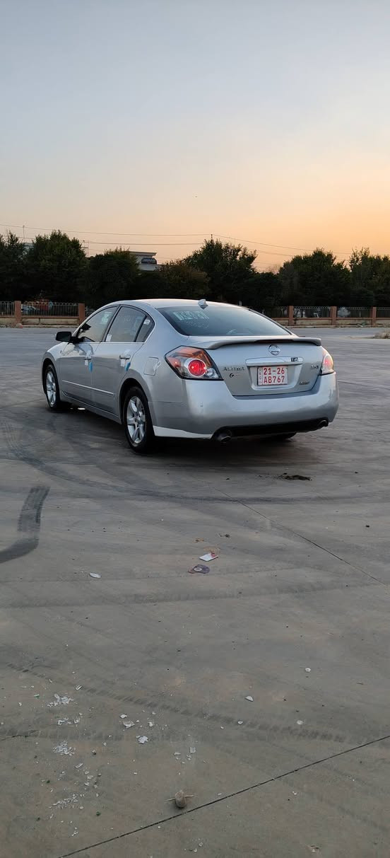سڵاو 
ALTIMA 
مۆدێل 2008 بۆفرۆشتن بڕاوە گێڕو مەکینەی بەشەرتی فیتەر مەکینەی لۆک خراوەتە سەری تایەی تازە دەعموو لێدراوی نییە تەبریت ساردوو گەرم بەشەرت تەقەو ڕەقەی بەشەرت دەبڵ گێڕ سەیارەکە مەسرەفی هیچ تیا نییە کامل جاهیزە عام پەمپه بۆجووانی سەقفی وەک شوشە وایە چاڵو شوختی نییە  قیستو قەرزم نیە شوێن هه ڵەبجەی تازە 
*********** ڤایبەرو واتسئەپی لەسەرە سعری 38 گەڵاو مەجالێکی برایانە دار بنديهكان, السليمانية
