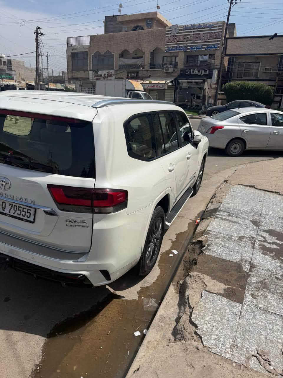 السلام عليكم للبيع  لاندكروز GXR شركه SAS بعدها بالضمان اضافه سنة وصيانه مجانية بعد 55 الف لمتد SASموديل 2024 محرك 4000  ماشيه 51الف رقم بغداد بسمي تحويل مباشر للاستفسار ***********
مكاني بغداد حي الجامعة السعر 685 $
