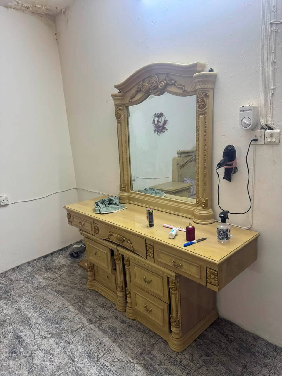 غرفت نوم بسعر جدن مناسب ماليزيه مستعجل عبيعته ***********
