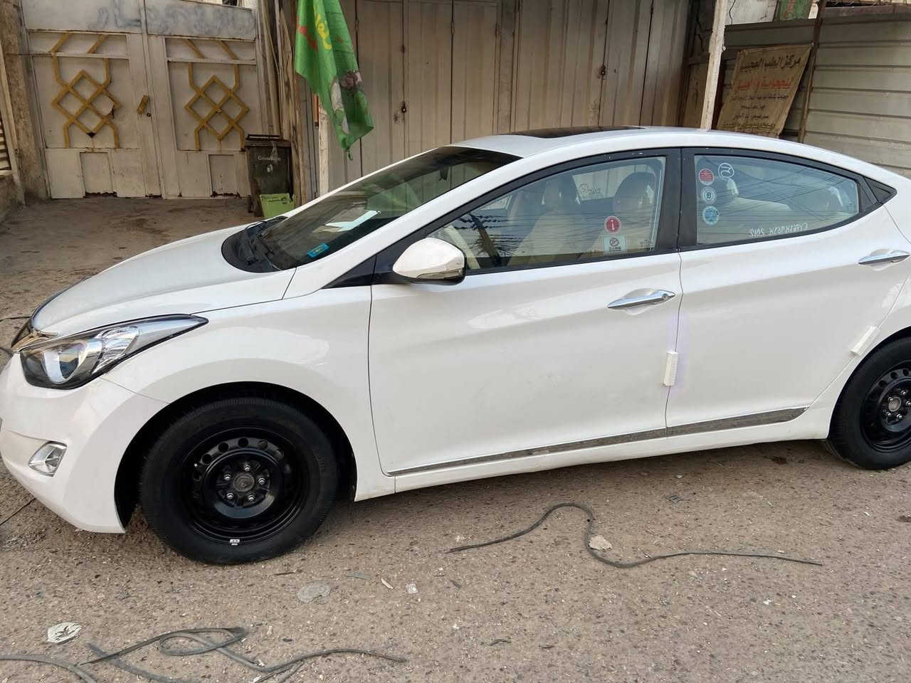السلام عليكم ELANTRA 
2012 خليجي فول 1/1
محرك 2000 دوش 
ماشية 113 الف km 
سيارة صدر خلفي امامي جديد 
 مي أخضر منضومة تبريد كلة جديد حت الفريز عبوة فيت بم جديدة تفصيخ تخم تاير اي شي ذاكرة جديد تجي تلكا مو جديد  متاخذ السيارة شرط دوشمة عام كشنات كاعية سفاري دشبول صندوق شرط وياها كاعيات الشركة كاربت وكاعيات الشركة وكتلوك الشركة 
رقمي : ***********
مكاني : بغداد حي اور 
السعر  105 وبيها مجال 
1_ ملاحضة : السيارة باسمي شخصيا سنوية 31 رقم بغداد انكليزي مصفر غرامات وهزة جديد 
مكفولة من ضربة وتبديل وصبغ  
بارد بسيط فقط 
2_ ملاحضة : منضومة زنون ضمان سنة وداش كام ام التطبيق وي السيارة
