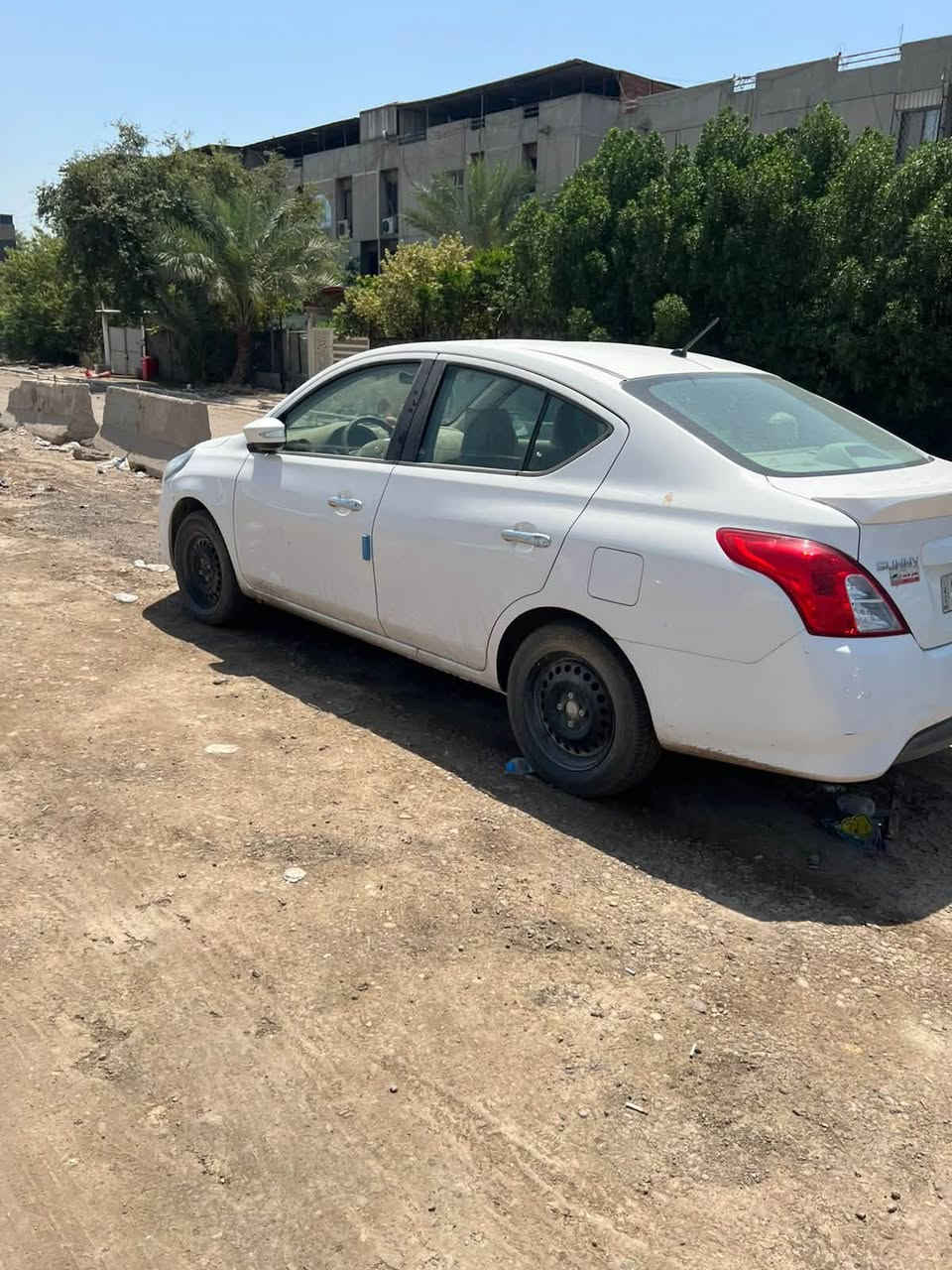 للبيع سني موديل 25 ماشيه 8 الاف 
سياره جديده مكفوله السعر 125 ورقه بيه مجال بسيط بغداد حي العدل***********

