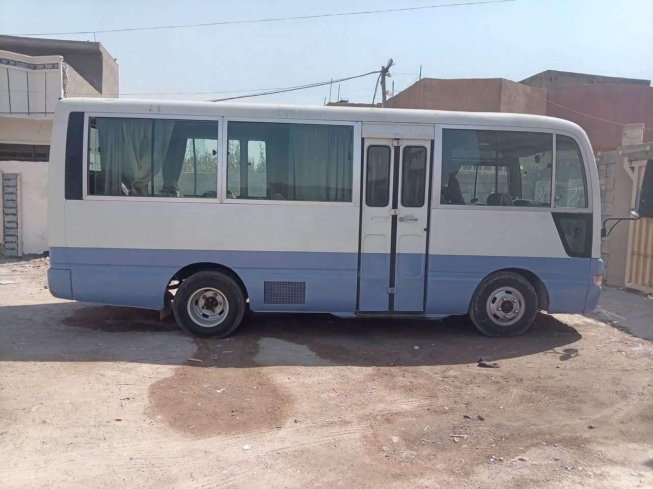 السلام عليكم للبيع كوستر نيسان 2001مكينه كير بلاد خير من الله تبريد نقص  ماعرف شبي مصبوغه حزام والله اخذتهه جديد ماعرف بيهن وهسه اريد اخذ ستاركس ابيعهه رقم شمالي 22نكليزي رقم تليفوني ***********بي واتساب سعر السياره 115ورقه وبيهه مجال
