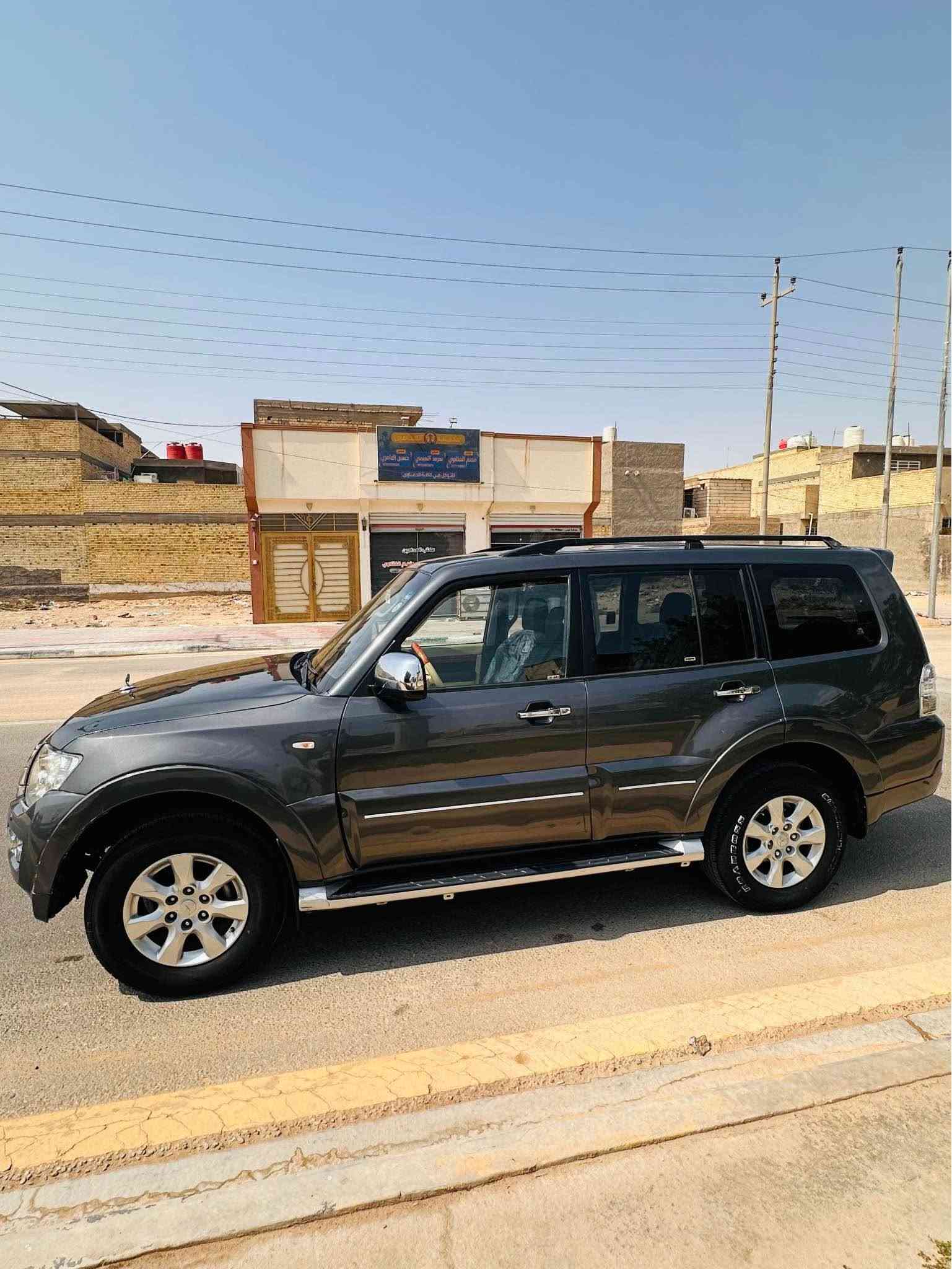 ‏
للبيع ‏ باجيرو 2016 حبتور  …GLS خليجي 
محرك 3500   v6  
رقم اربيل بسمي تحويل مباشر 
بيها صبغ 3 قطع جاملغ والبنيد والباب ملاون 
السعر 122 
ماكو هيج سعر سياره موديل 2016
بيع سريع

———المواصفات———
التبريد ثلاث قطع 
سبعه راكب
كشاف + زراكات لايت
داخل   صاج 
حساسات خلفيه
لايت زنون الاصلي العالي وناصي 
اشارات بالمري  +شفط 
كراسي مخمل 
دفع خلفي و رباعي وثقيل وخفيف 
السيارة نضيفه جدا
جاهزة بدون اي نقص
 مكان السيارة كربلاء 
***********

غير متواجد على الخاص الشراي يتصل Singapore
