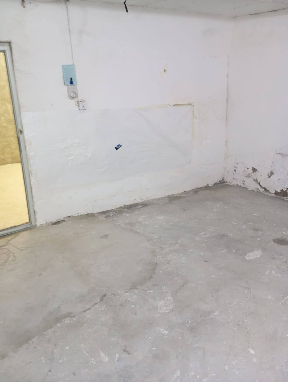 السلام عليكم
بيت تجاوز للبيع من ضمن طابو 
ماء.. مجاري ..كهرباء ...كله وي طابو كامل 
المساحه ١٠٠ متر 
ابو دشير شارع ضغط 
قرب حسينية الكاظمين 

***********  اتصال و واتساب موجود
