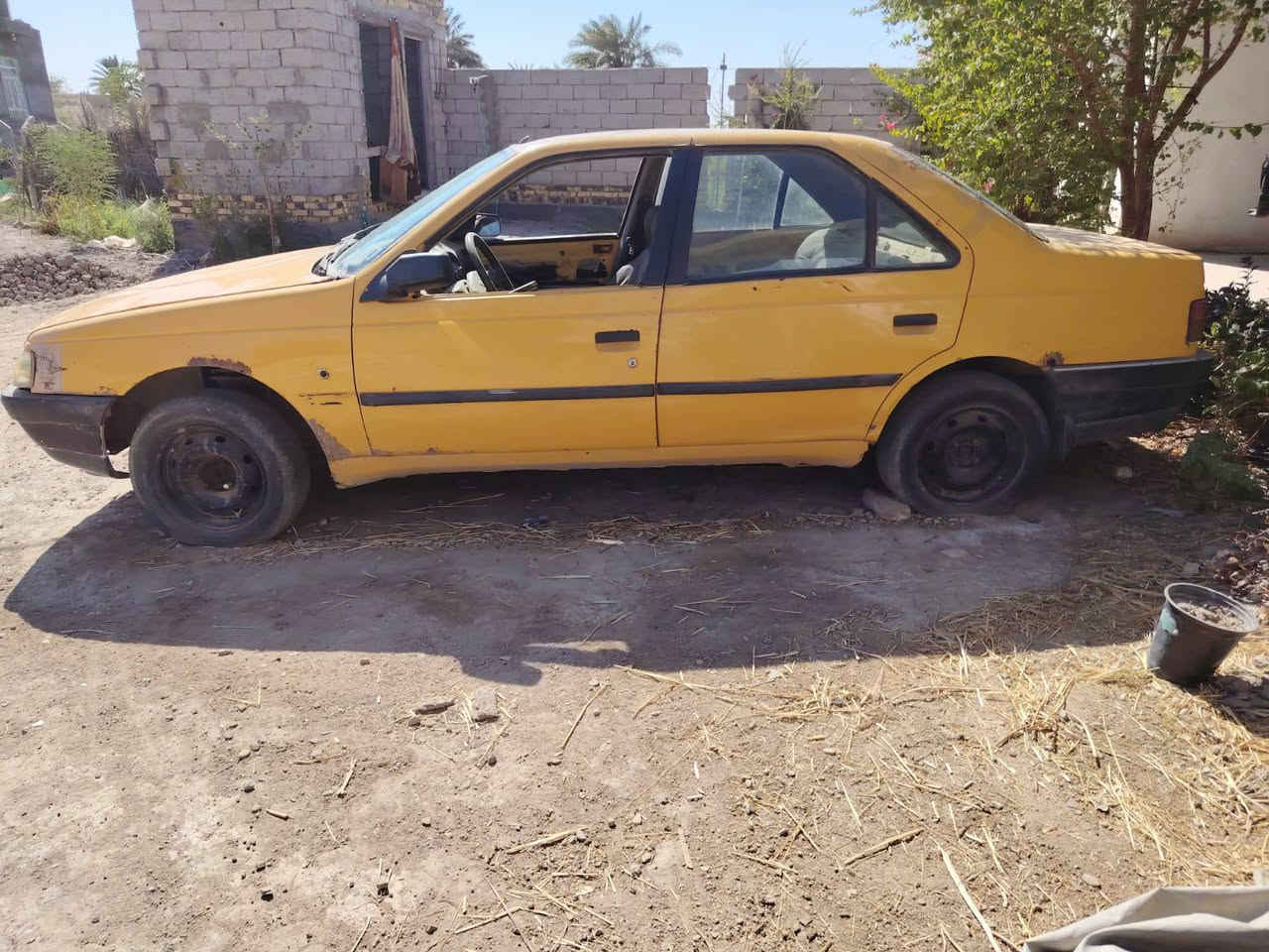 سياره بيجو للبيع موديل 2002اصوليه كهربائياتها عاطله 
سعرها مليون و٢٠٠وبيها مجال 
***********
