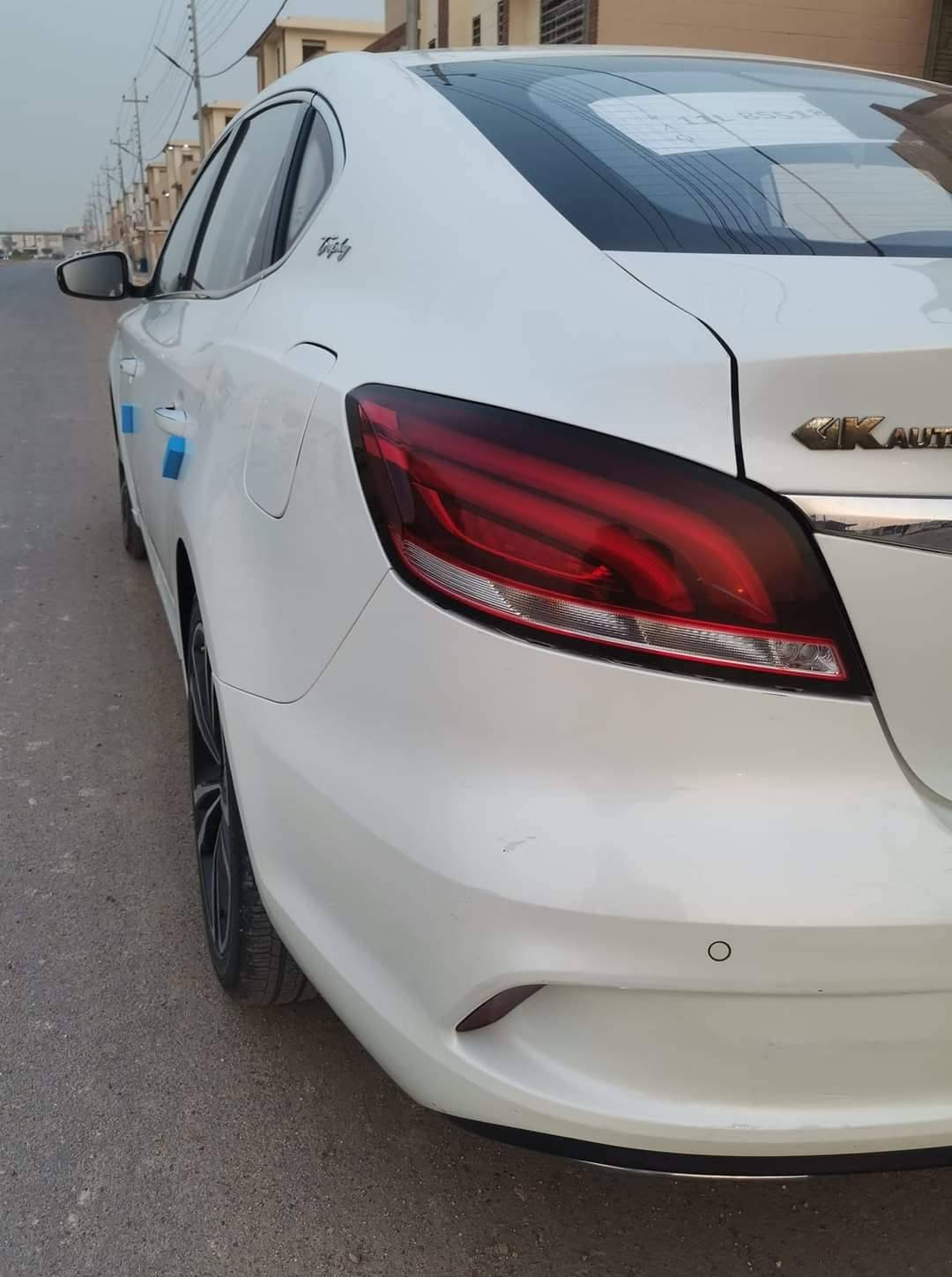 للبيع
موديل 2021
MG6
رقم بغداد مشروع وطني 
محرك 1.5 تيربو
بابين صبغ بدون دواخل طرف سكن
ناقل سرعة دبل كلتش7 سرعات
قوة المحرك 169 حصان
عزم الدوران 250 نيوتن / متر
مصابيح نهارية LED
مصابيح خلفية LED
مرايا كهربائية
اشارات في المرايا الكهربائية
مرايا قابلة للطي بشكل الكتروني
مقود جلد
مكابح توقف الكترونية EPB
مكابح انتظار الكترونية Auto Hold
نظام الثبات الالكتروني ESP
نظام توزيع قوة الكبح EPD
نظام مكابح المنعطفات CBC
نظام مراقبة ضغط الهواء في الاطارات
تكييف الكتروني ثنائي المنطقة
نوفذ كهربائية مع فتخ واغلاق اوتوماتيكي
مثبت سرعة 
ناقل سرعة في المقود ( بادل شيفتر )
بصمة
مسند يد خلفي مع حامل اكواب
مقود قابل للتعديل
شاشة 8 انش مع كاميرا
بلوتوث
مداخل USP مع شاحن
مداخل كهرباء 12 فولت
                                                           Android Auto                                                    
                                                        Apple Car Play                                                 
تحكم بالمقود
حساس خلفي
شاشة عدادات 3.5 انش
عادم مزدوج ( دبل اكزوزت )فتحة سقف
ويل كب 18 المنيوم
مقاعد جلد
مقعد سائق كهربائي ب6 حركات
6 وسائد هوائية
نوافذ كهربائية مع فتح واغلاق اوتوماتيكي لجميع النوافذ نظام الاضاءة التلقائية
اغلاق النوافذ تلقائيا عن قفل 
***********
سعر 105 ومجال قليل
