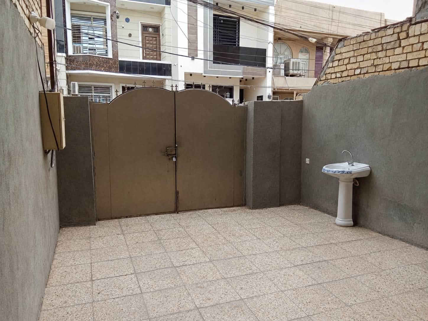 حي جهاد خلف شارع ٦٠ • ٩٠م • غرفتين