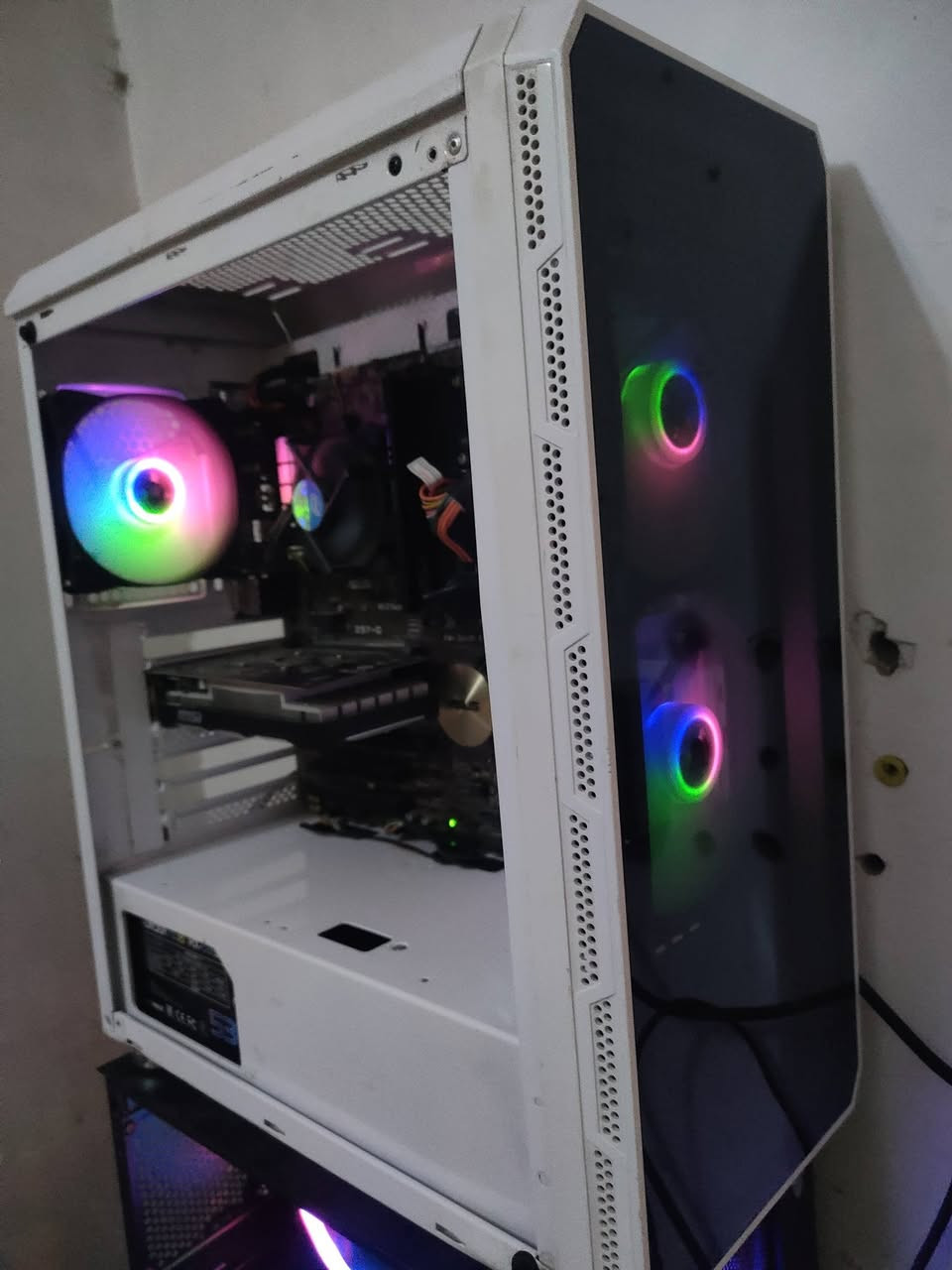 i7 4770 • GTX 1650 • 16GB DDR3