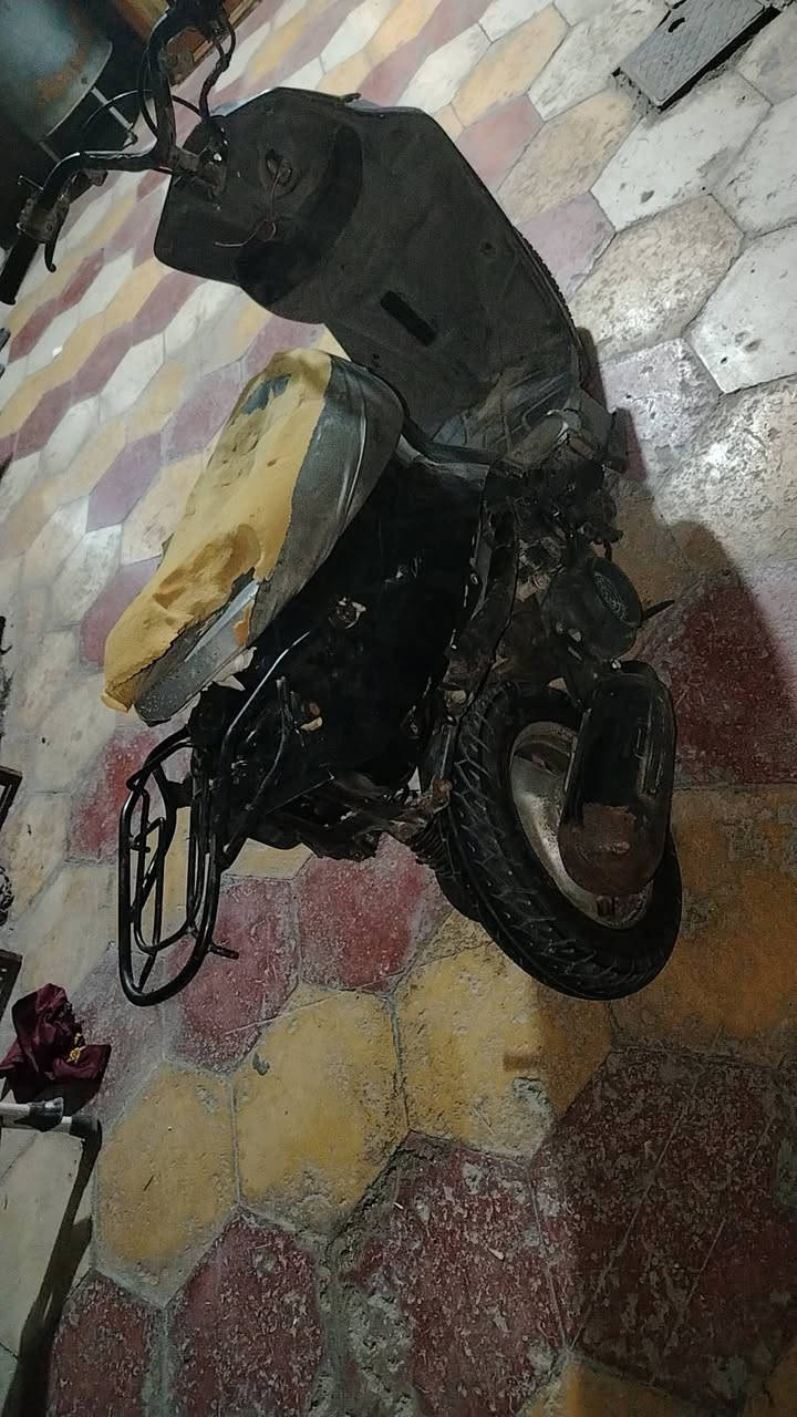 السلام عليكم  بيجي حربيه للبيع نضيفه  سعرها 125 وبيها مجال  ***********

