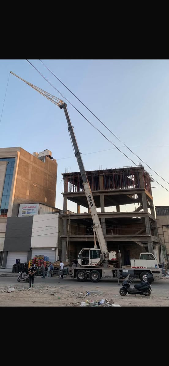 السلام عليكم من رخصت الادمن كرين تركس 35 طن الببيع 3 سلايتات  رقم بغداد شرط  التحويل  اني ممتواجد على فيس هاذ رقم صاحب الكرين ***********
