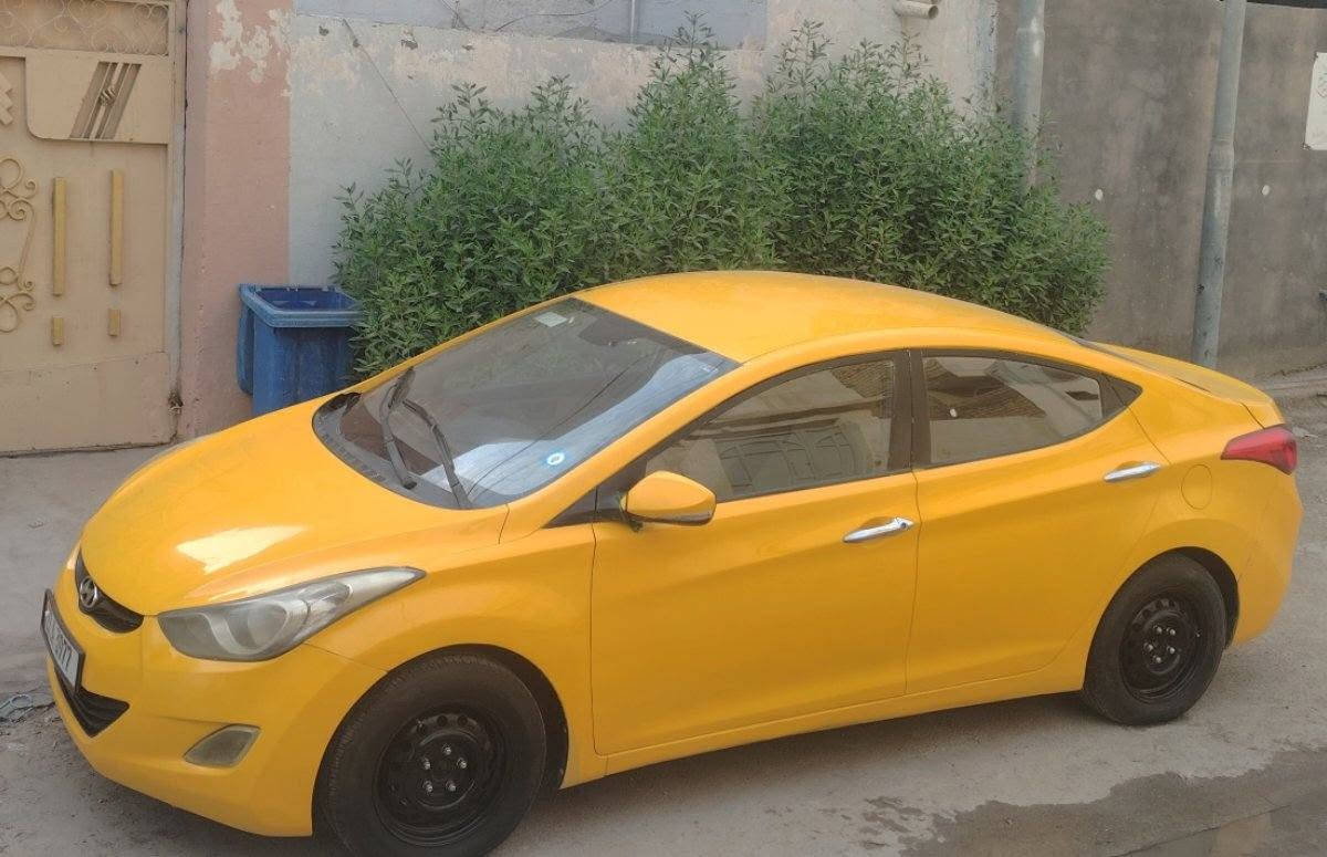 النترا ١٢ خليجي كفاله عامه
محرك ١٦٠٠ مابدل بيه شي تحويل مباشر ذي قار رقم دولي داخله هزه العام مصفره ضرايب وهيئه
٨٥ وبيه مجال 
***********
