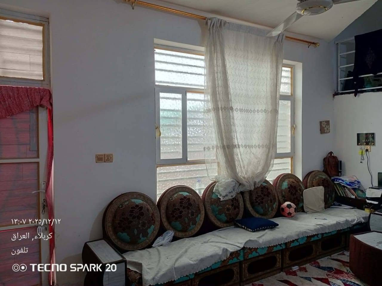 السلام عليكم دار للبيع طابو زراعي سند 25 المساحه 105م طابق واحد بناء جديد سنة 2025 غرفة نوم كلدور مطبخ استقبال صحيات داخل وخارج عنانه قرب مجمع المصطفى التجاري بيع مستعجل بسعر مناسب جدا جدا للاستفسار ***********
