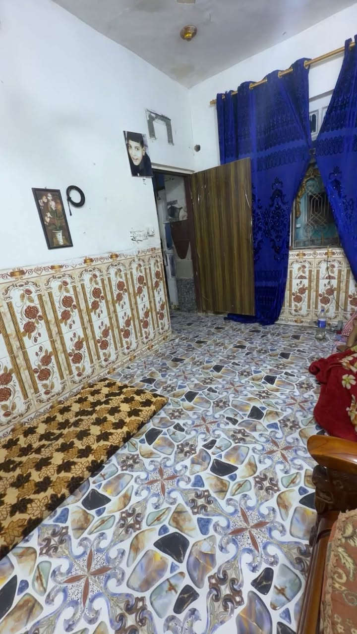 بيت للبيع 90 متر مسلح في جكوك يحتوي على استقبال ومطبخ وغرفة وصحيات وبيتونة سندويج فقط تصلح ان تكون غرفة سعرة 15 وبي مجال جداً بسيط للتواصل واتساب فقط او على الماسنجر بهذا الحساب***********

