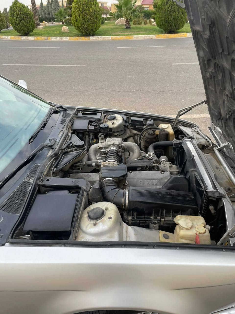 السلام عليكم
BMW 730i اصل 
موديل 1991
سياره جديده 
فول مواصفات 
كروز سرعه
دبل ايرباك
جام اوتو 
كشنات تدفئه
كشنات كهربائي 
دبل جكمجه
سلايت طكتين 
تبريد ويه السويج شرط ثلج
السياره صبغ عام جماليه 
السعر 67
مكان السياره أربيل 
***********
