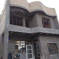 وبركاته  بيت 200  استقبال  صالة  مطبخ  6 غرف نوم  صحيات    السعر 180 م...